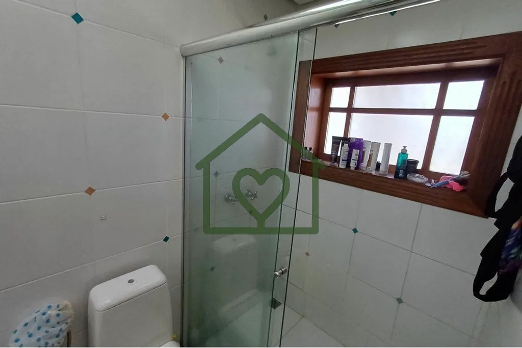 Imagem Desfrute do conforto e sofisticação com esta espetacular casa à venda no bairro Partenon, em Port...