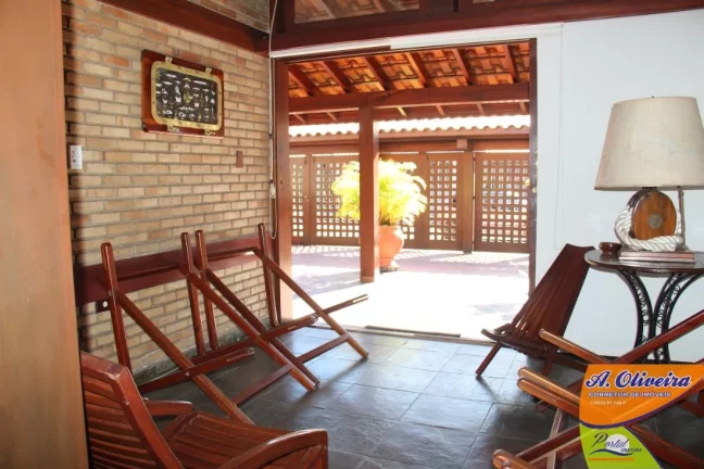 Imagem Linda Casa 03 Dormitorios ( sendo 01) + Edícula - 300 Metros de Terreno 50 Metros da Praia