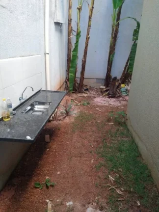Imagem Excelente apartamento com área privativa em formato de 'U" com árvores.....