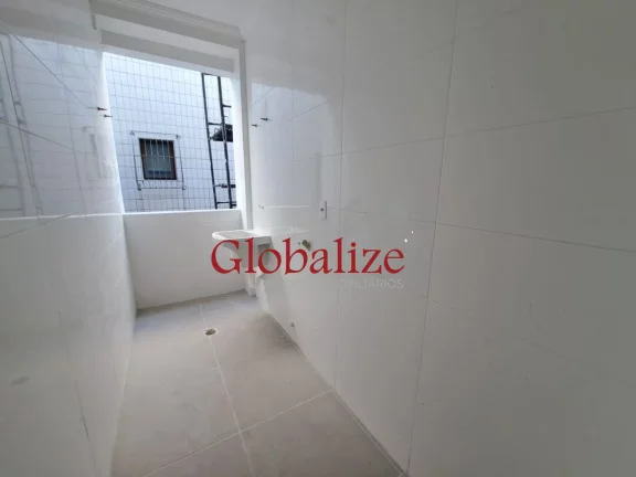 Imagem Casa sobreposta térrea à venda com 100m², 3 suítes, 2 vagas, piscina por R$1.025.000,00 no Embaré em Santos