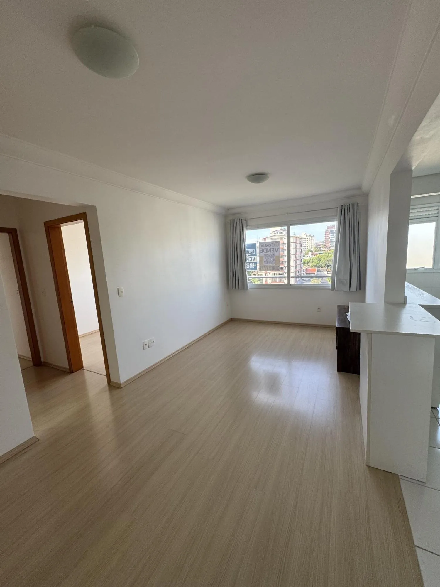 Imagem Apartamento em andar alto, posição solar norte/nascente, com excelente iluminação e ventilação natural.