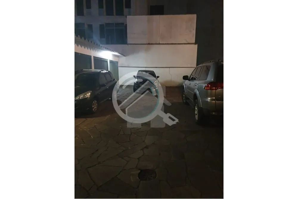 Imagem Cobertura em excelente localização no bairro Menino Deus. Peças arejadas e com ótima iluminaçã...