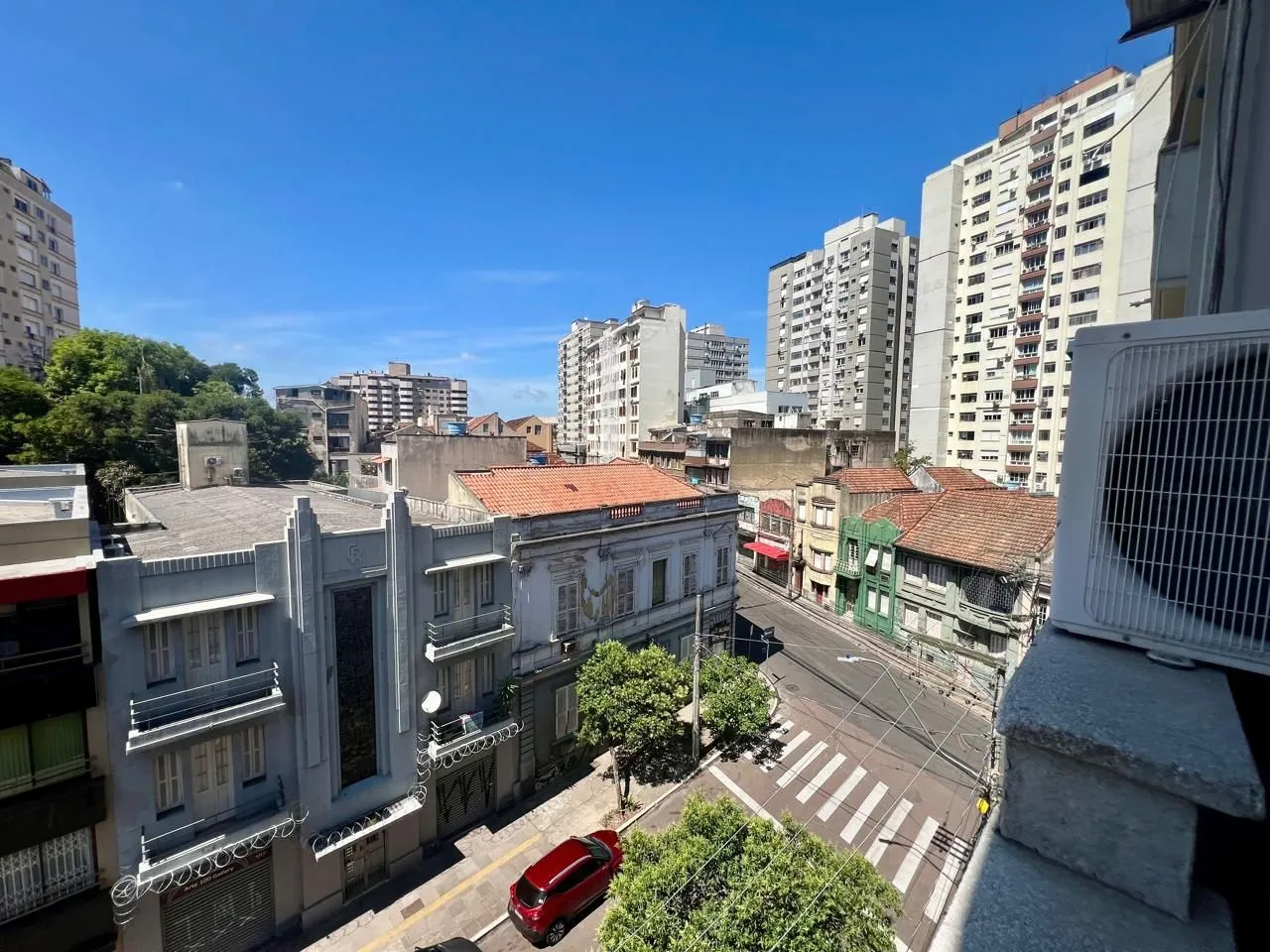 Imagem Apartamento 3 dormitórios com 80m2 no bairro Floresta.