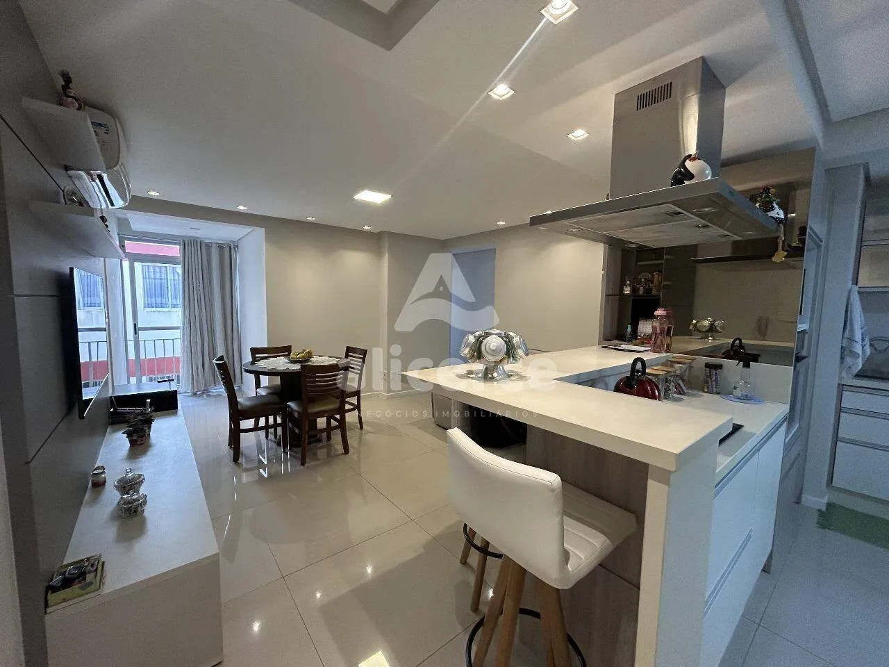 Imagem Apartamento à venda com 3 quartos 1 suíte, 89,56m² em Balneário Florianópolis