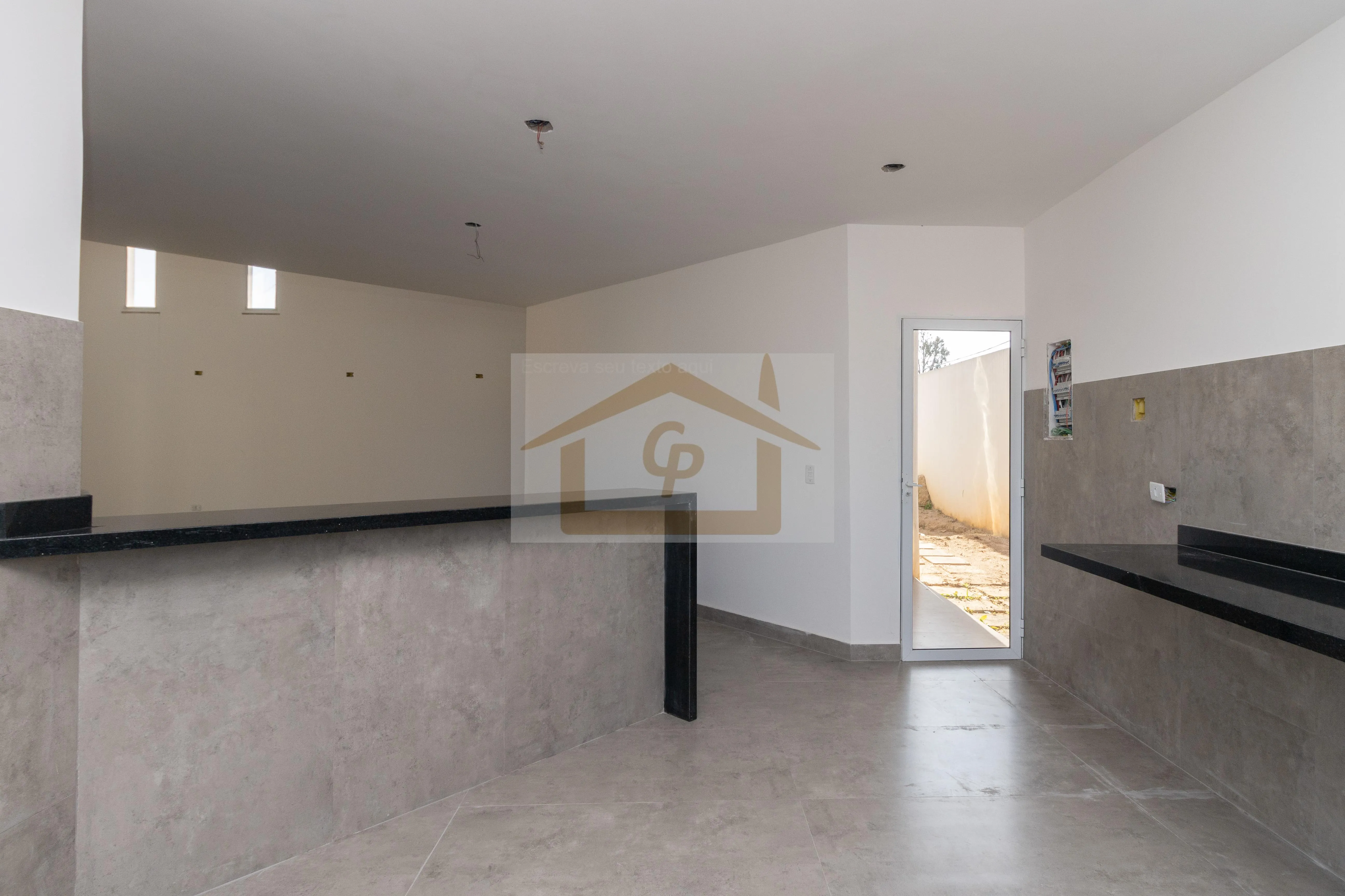 Imagem terreno 1000 metros, Casa com 2 suítes no andar térreo + um suíte no superior *varanda