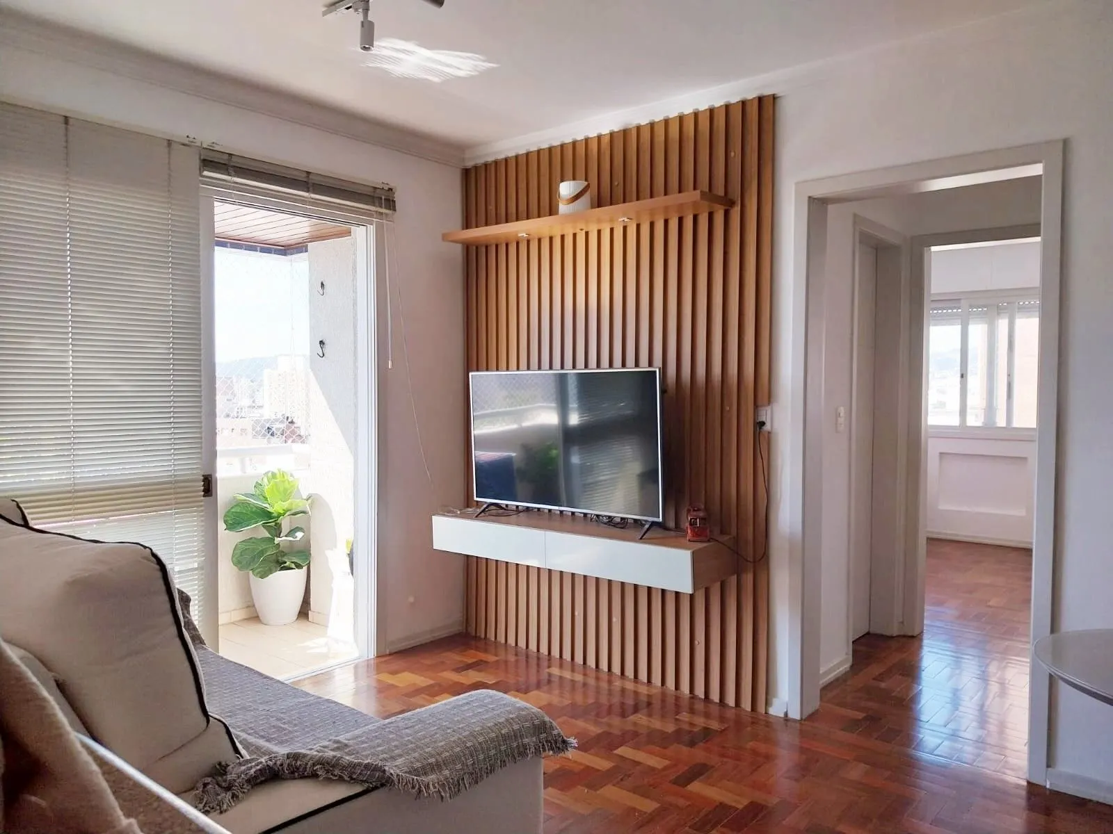 Imagem Apartamento de 2 dormitórios com vaga de garagem e sacada no Bairro Santana