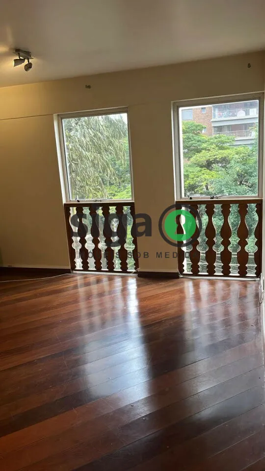 Foto do imóvel Apartamento com 3 dormitórios e 2 vagas no Edifício Coronet I e II.