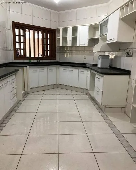 Imagem Casa Terra de 774m² com 2 Quartos e 2 banheiros à Venda no Jardim do Sol - SOROCABA/SP