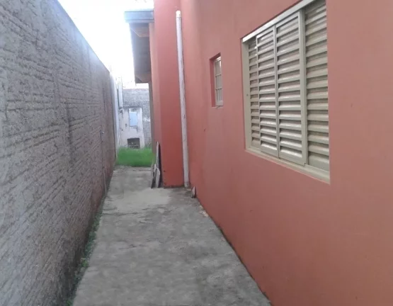Imagem Casa no jardim Terra Branca, 2 quartos, garagem coberta.