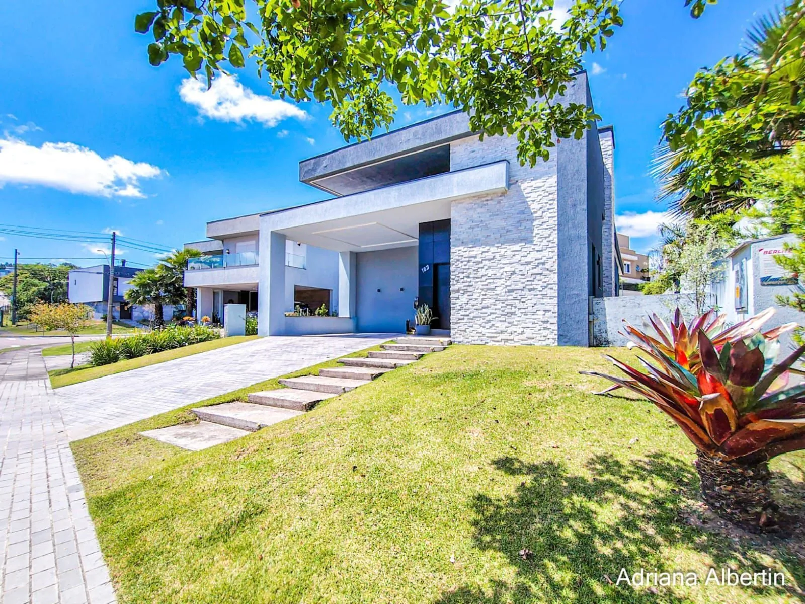 Imagem Casa 4 suites AlpahaVille PoA