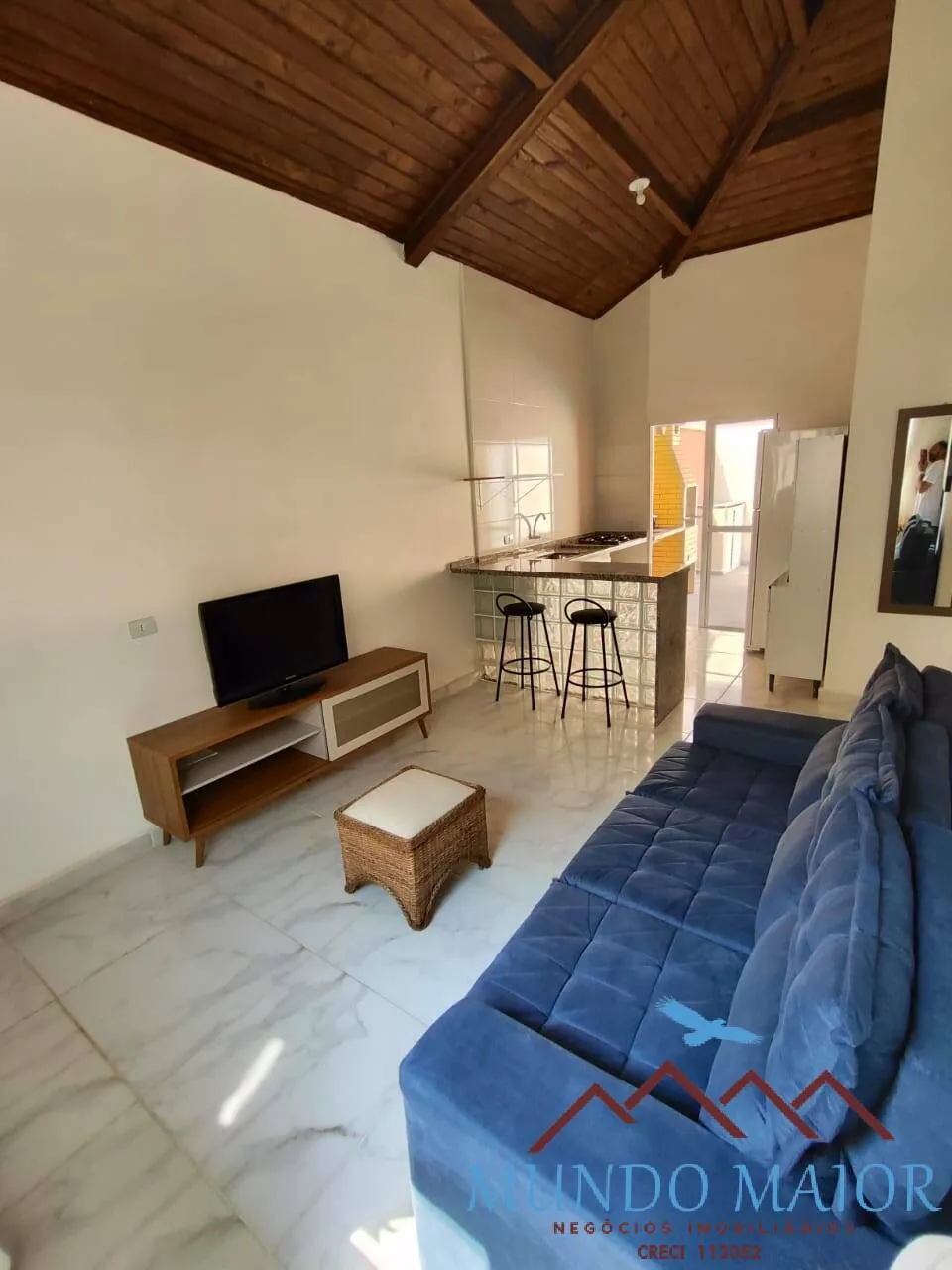Imagem Casa com Piscina, Churrasqueira, 2 Dormitórios, suíte e condomínio fechado.