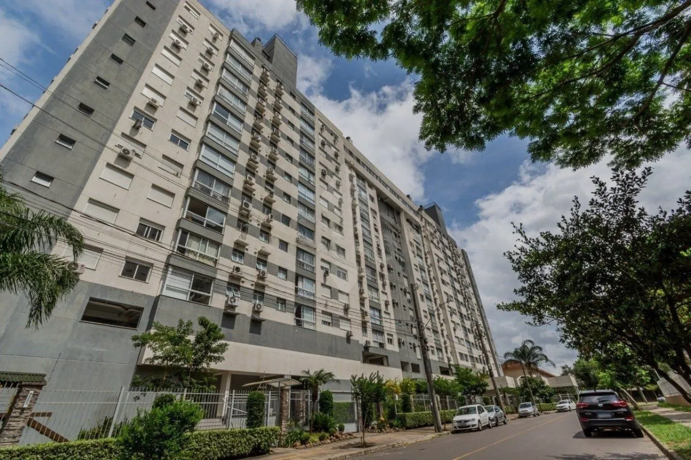 Imagem Apartamento com 3 quartos e 79m² à venda em Passo da Areia, Porto Alegre. Rua Bezerra De Menezes, Passo Da Areia, Porto Alegre