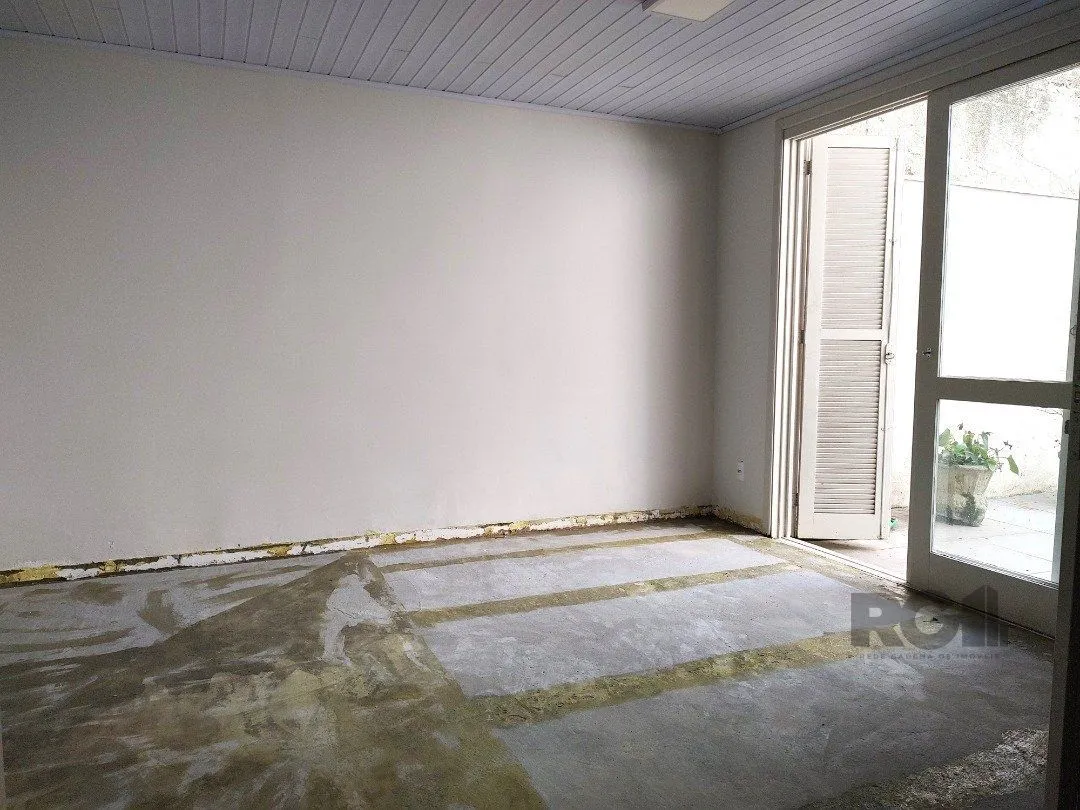 Imagem Apartamento Garden, 2 quartos, 1 suite, 2 banheiros, dependência de empregada - Bairro Petrópolis