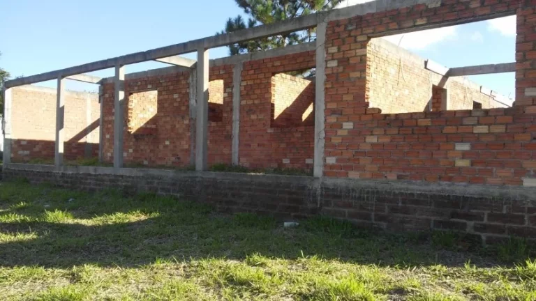 Imagem Sítio com obra inacabada 150m², Cond Pomar da Estância II, Águas Claras