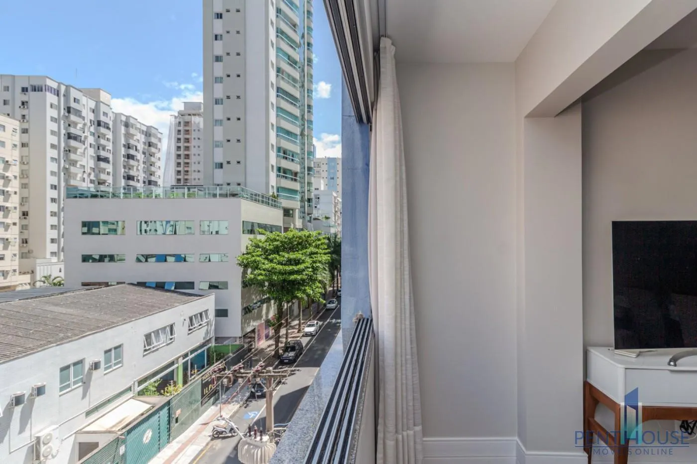 Imagem Apartamento Zona Central para Venda em Balneário Camboriú, CENTRO, 2 dormitórios, 1 suíte, 2 banheiros, 1 vaga