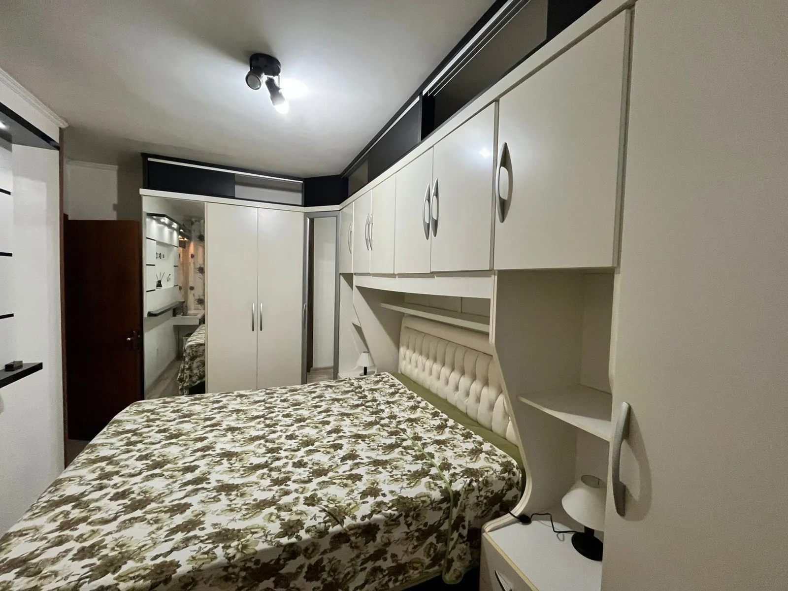 Imagem Apto de 02 dorm, mobiliado, transformado em 01 dorm, com vaga no Passo da Areia