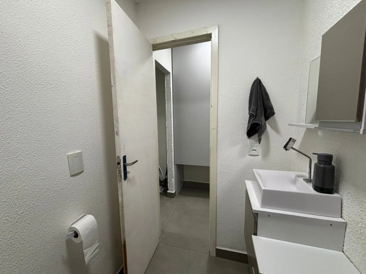 Imagem Casa em condomínio semi-mobiliada!