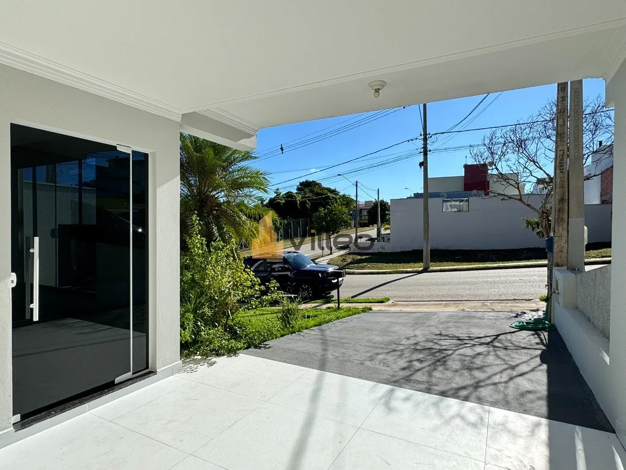Imagem Descubra o privilÃ©gio de viver com conforto, seguranÃ§a e elegÃ¢ncia nesta charmosa casa em condomÃ...