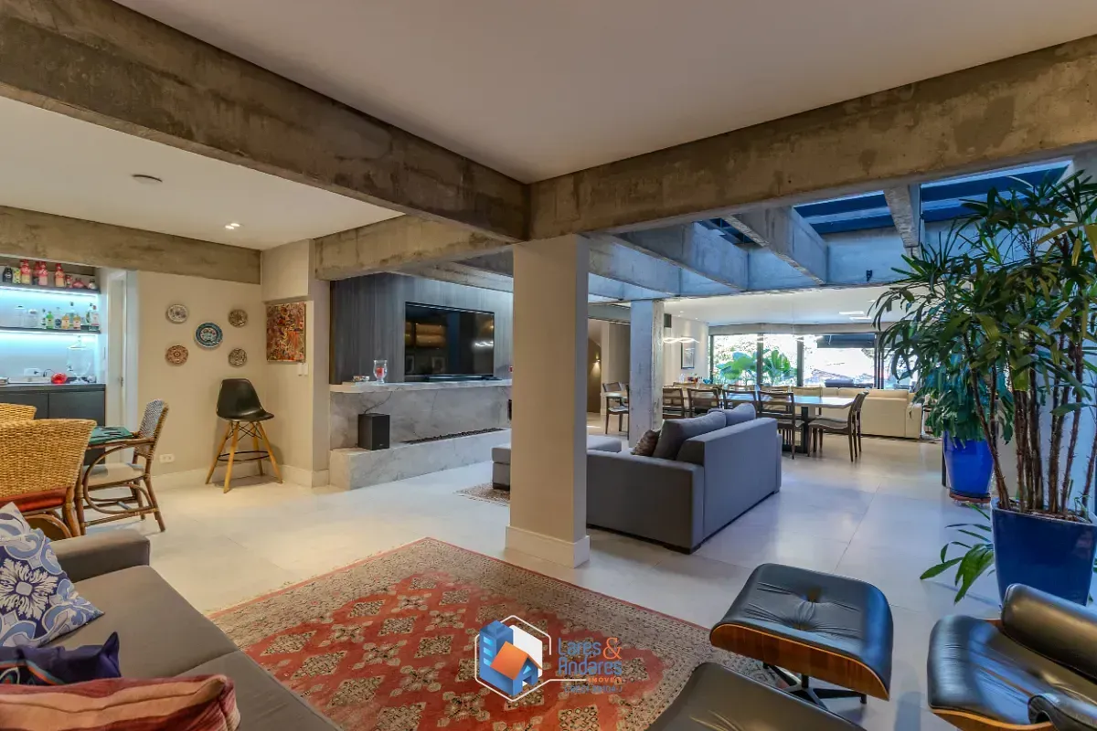 Imagem Casa para venda em Brooklin Paulista com 3 quartos, sendo 3 suítes, 383m²