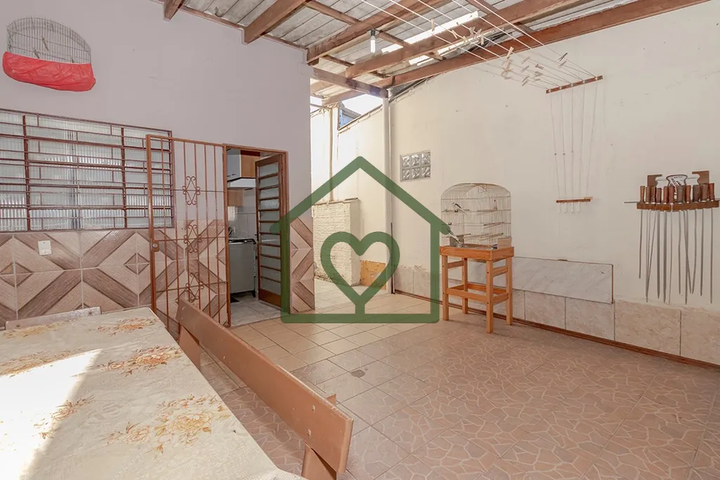 Imagem CASA DE 250m² COM 4 QUARTOS, 3 BANHEIROS, 3 SALAS DE ESTAR, 2 COZINHAS, ESPAÇO GOURMET. COM 3 VAGA...