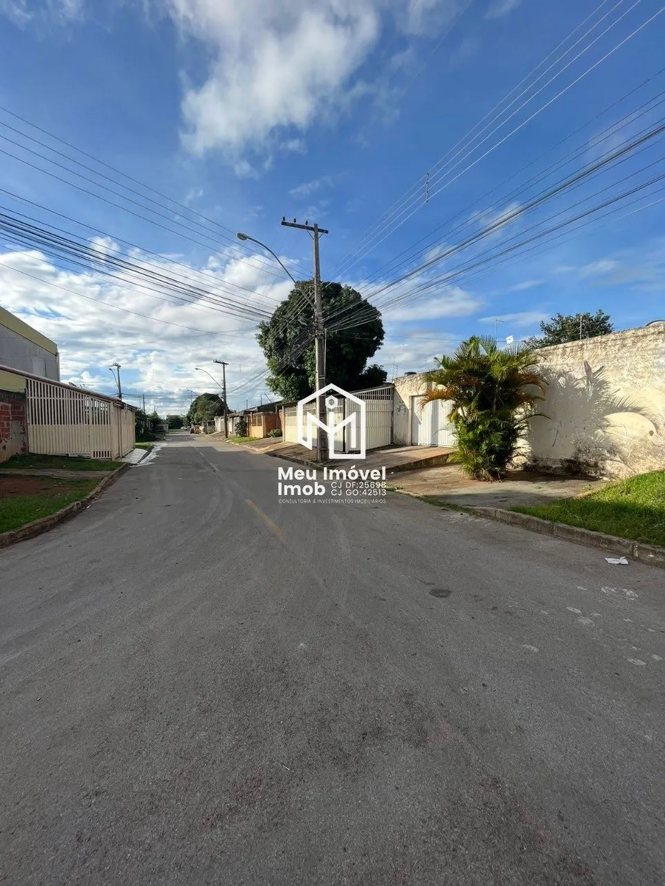 Imagem Prédio com 5 Apartamentos 2 com Suíte 4 Vagas Lote 150m²