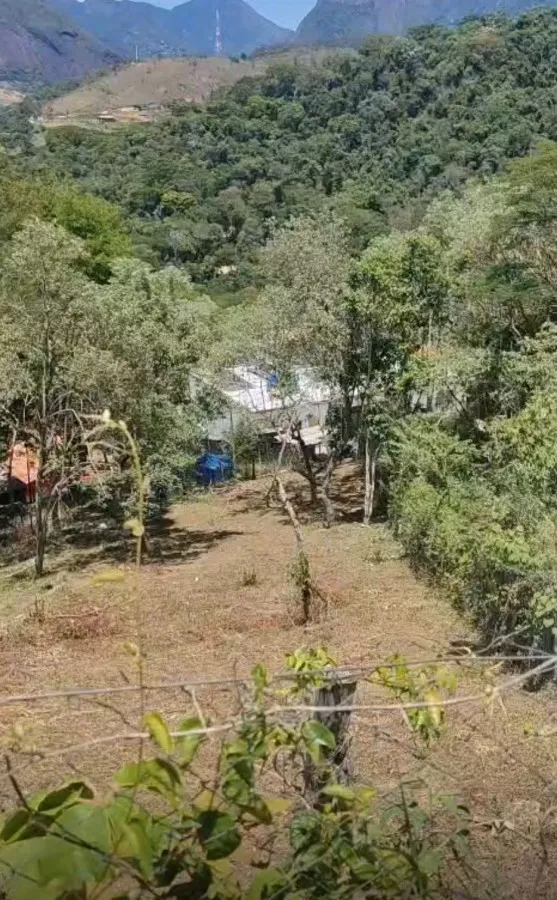 Foto do imóvel Terreno em Condomínio para Venda em Petrópolis / RJ em Estrada da Cachoeira