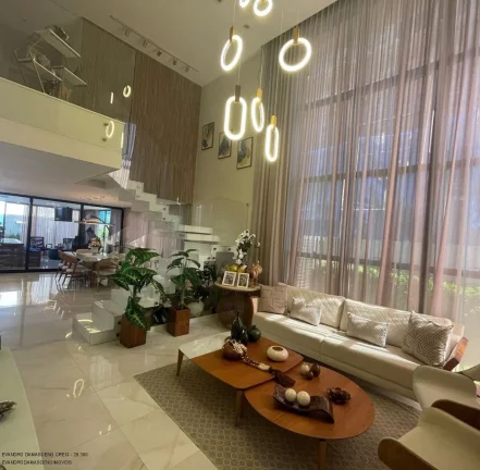 Imagem Casa alto padrão a venda na Av. Priscila Dutra