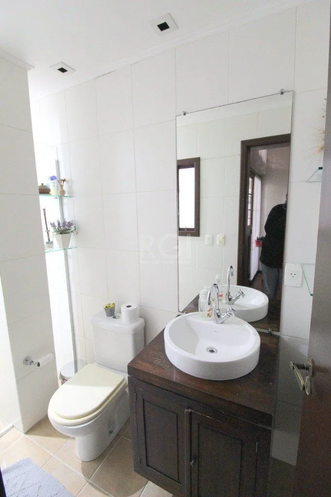 Imagem Casa para Venda - 100m², 3 dormitórios, 3 vagas - Nonoai