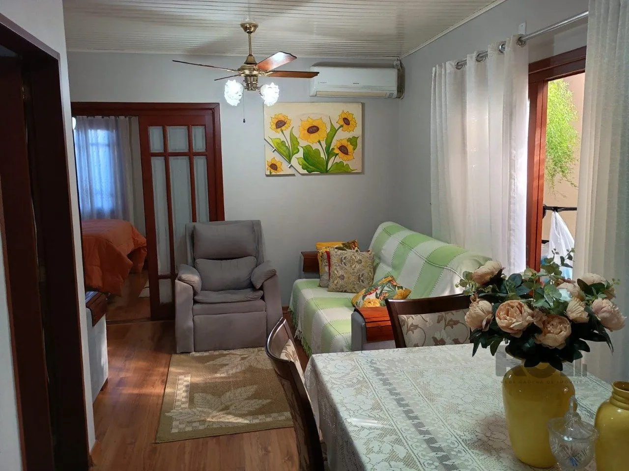 Imagem Casa 2 dormitórios, vagas de garagem, Bairro Parque da Matriz