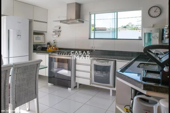 Imagem Casa de luxo em condomínio em Geribá, Armação dos Búzios-RJ: 4 suítes, 4 salas, 5 banheiros, 2 vagas de garagem e 350m² de área.