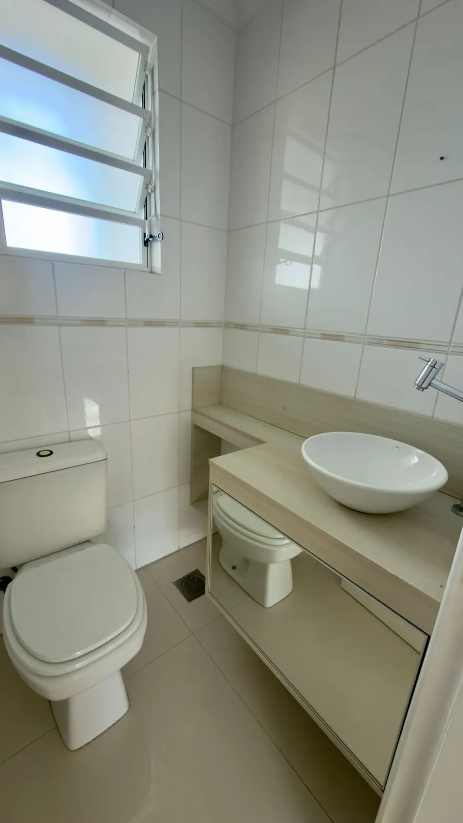 Imagem Casa com 02 quartos e 02 vagas no Bairro Jardim Itu em Porto Alegre