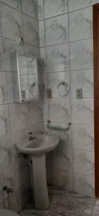 Imagem Casa no vista alegre, 4 quartos, quintal muito grande!!