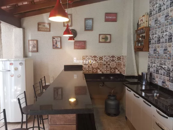 Imagem Vende-se Casa com Edícula no Bairro São Joaquim