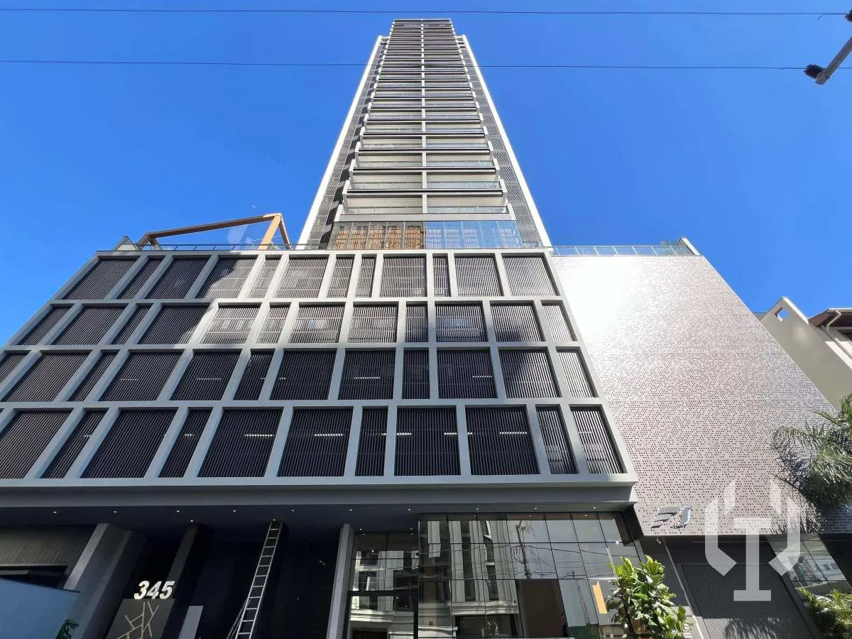 Foto do imóvel Apartamento 3 Suítes Quadra Mar em Meia Praia