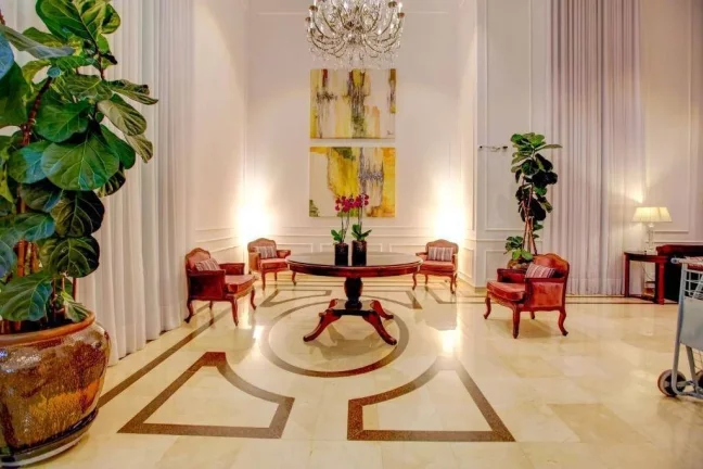 Imagem Flat disponível para venda no Quality Suites Oscar Freire em Pinheiros, com 30m², 1 dormitório e 1 vaga
