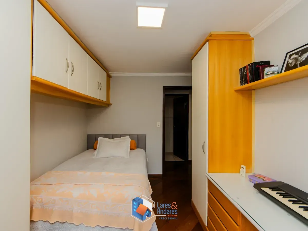 Imagem Casa para venda em Conjunto Residencial Santa Terezinha com 4 quartos, sendo 1 suíte, 192m²
