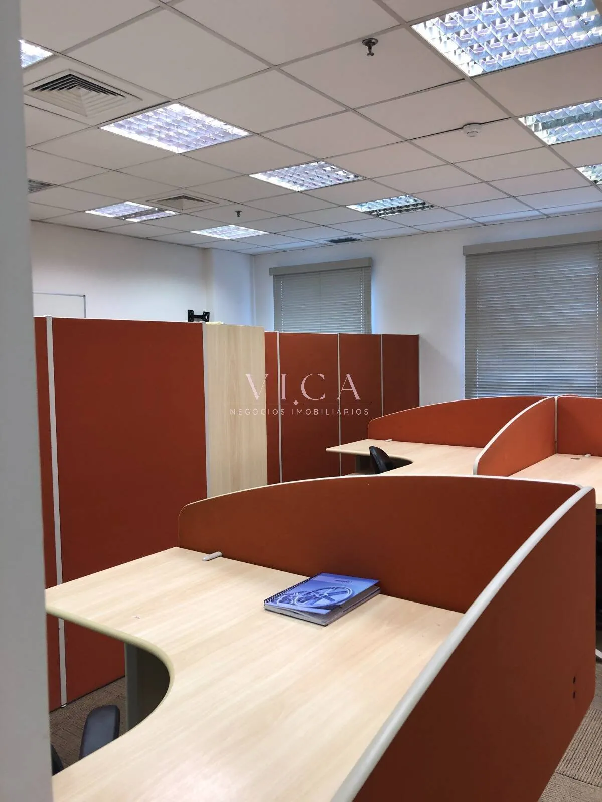 Imagem Sala para alugar com 56m² - em Alphaville - Barueri/SP