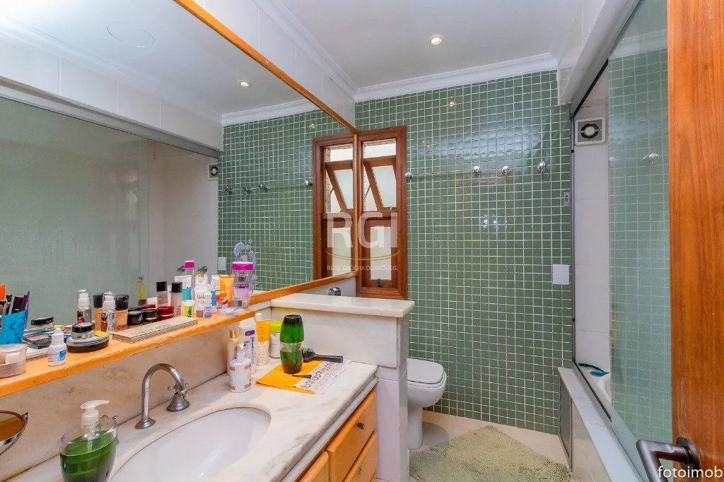 Imagem Cobertura para Venda - 248.34m², 3 dormitórios, sendo 1 suites, 3 vagas - Petrópolis