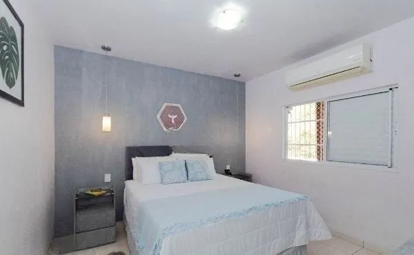 Imagem Casa no bairro Tristeza de 4 dormitórios e 4 vagas