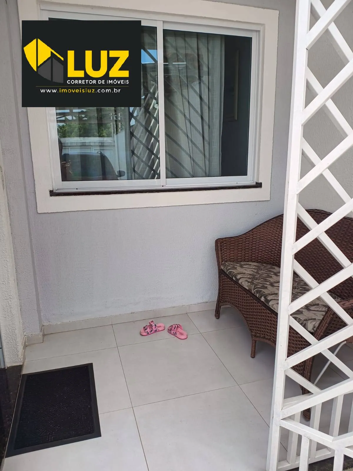 Imagem Casa plana, moderna e muito bem conservada no Bairro Encantada - Eusébio