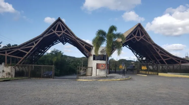 Terreno à Venda, 700 m² em Simoes Filho - Simões Filho