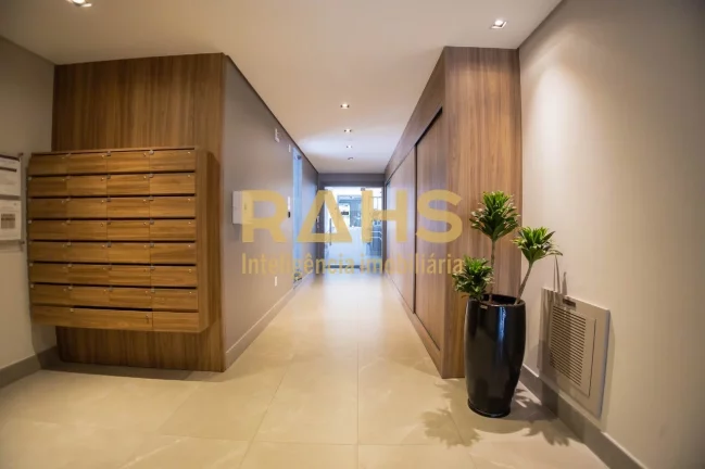 Imagem Apartamento à venda - Apenas 5 min do Centro de Joinville Conta com 3 dormitórios sendo 1 suíte e...
