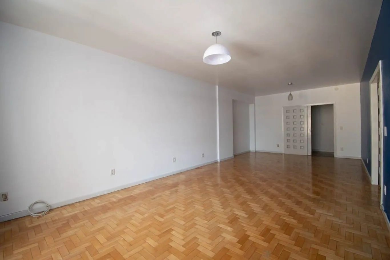Imagem Apartamento de 3 dormitórios à venda no Bairro Centro Histórico, Porto Alegre.