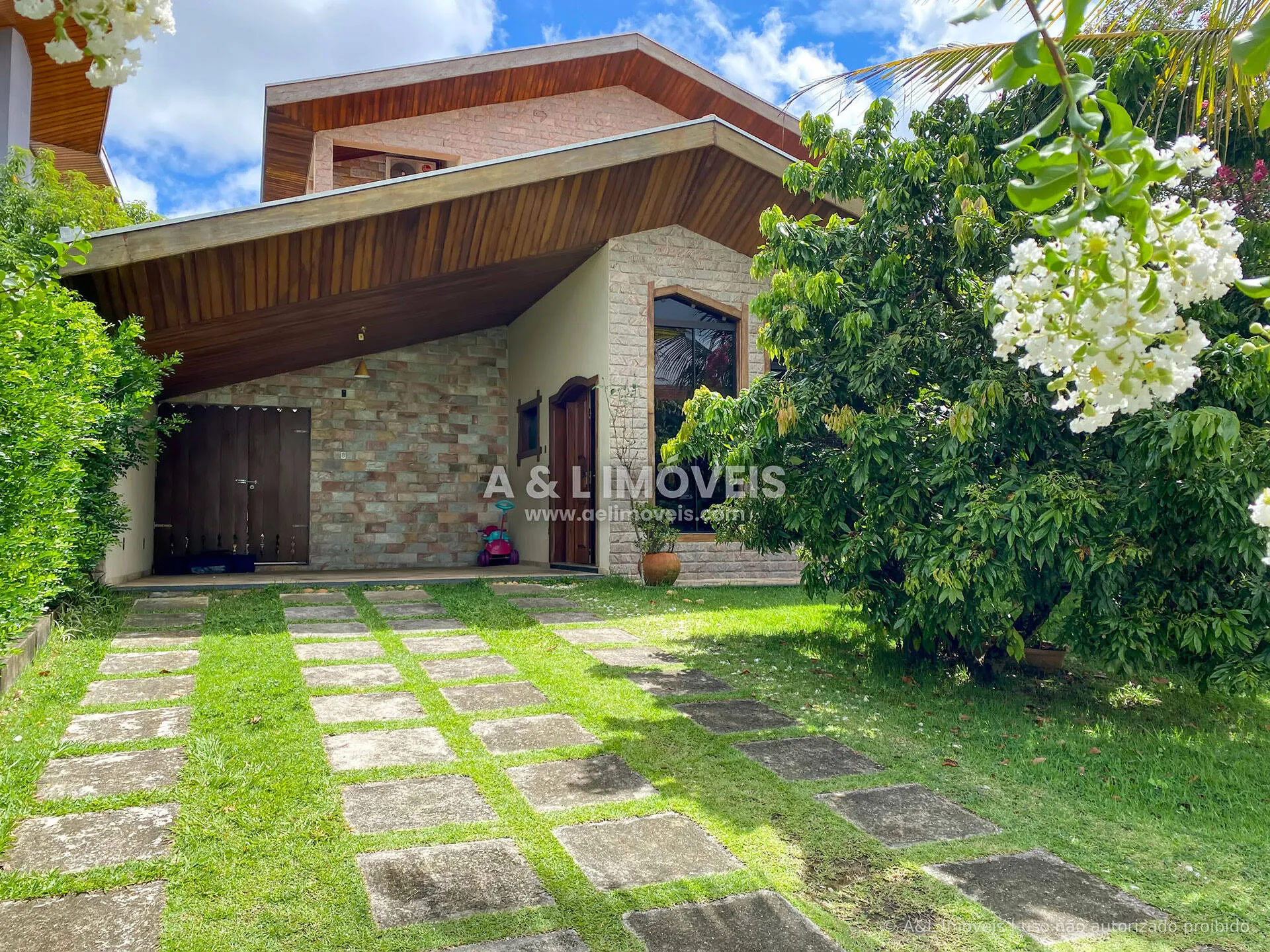 Imagem Casa à venda no Taubaté Village | 6 dormitórios e espaço gourmet