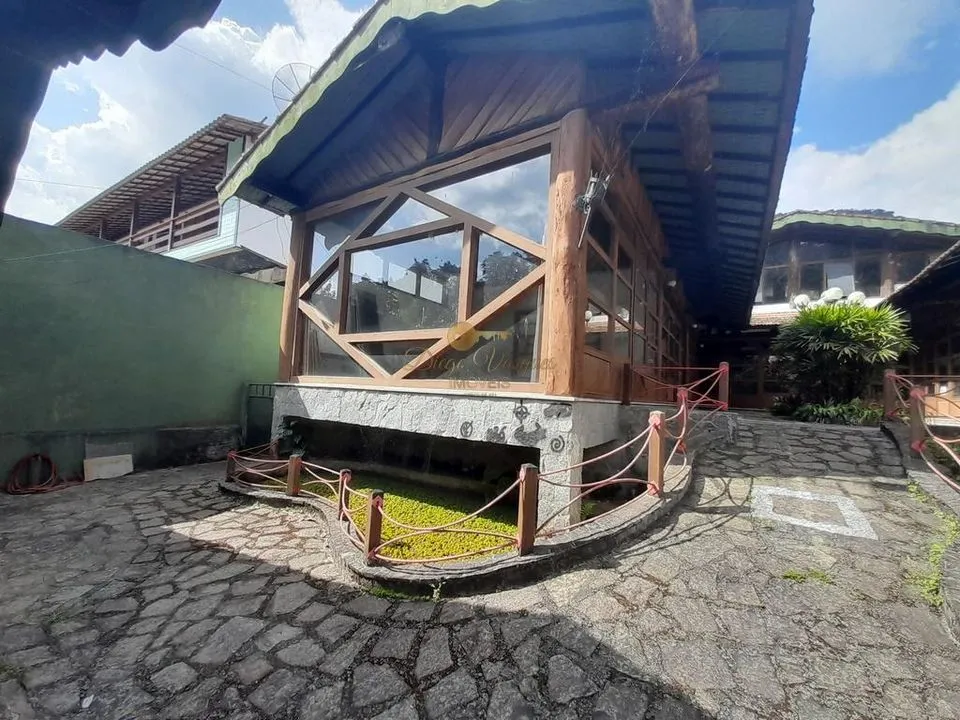 Imagem Comercial para Venda em Teresópolis / RJ no bairro Albuquerque