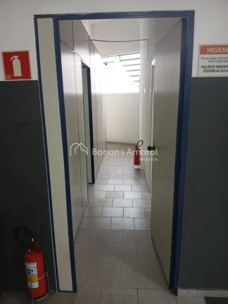 Imagem Barracão/Salão comercial mobiliado para locação em excelente localização, próximo à Av. Amor...