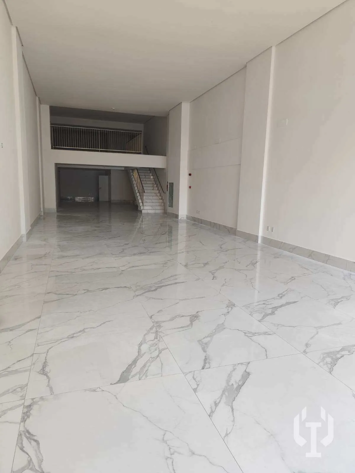 Imagem Sala comercial para alugar, no La rocca -Dallo em Itapema, Centro, 290m2
