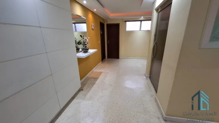 Imagem Apartamento 02 quartos, uma vaga, frente Hospital das Clinicas HC me Curitiba PR