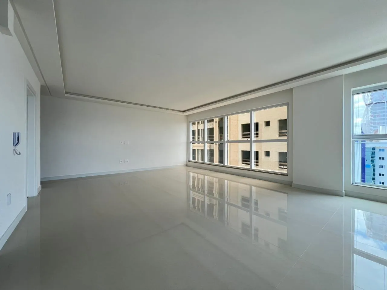 Imagem Apartamento com vista para o mar à venda com 179.5m2 por R$ 3.950.000,00