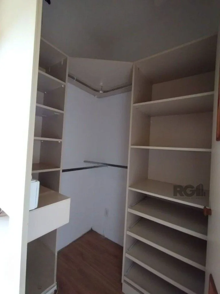 Imagem Casa de 3 dormitórios no bairro Ipanema - Porto Alegre